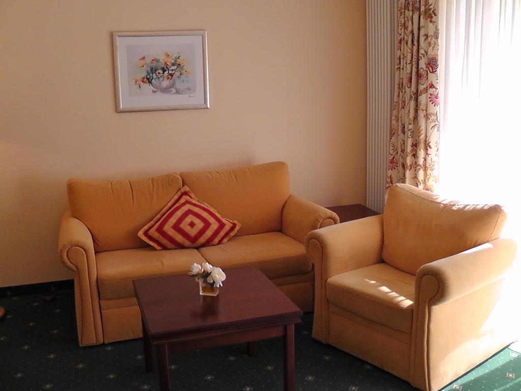 Vallaster Appartements Bad Fussing Bagian luar foto